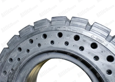 Шина цельнолитая CST 7.00-12 С8907